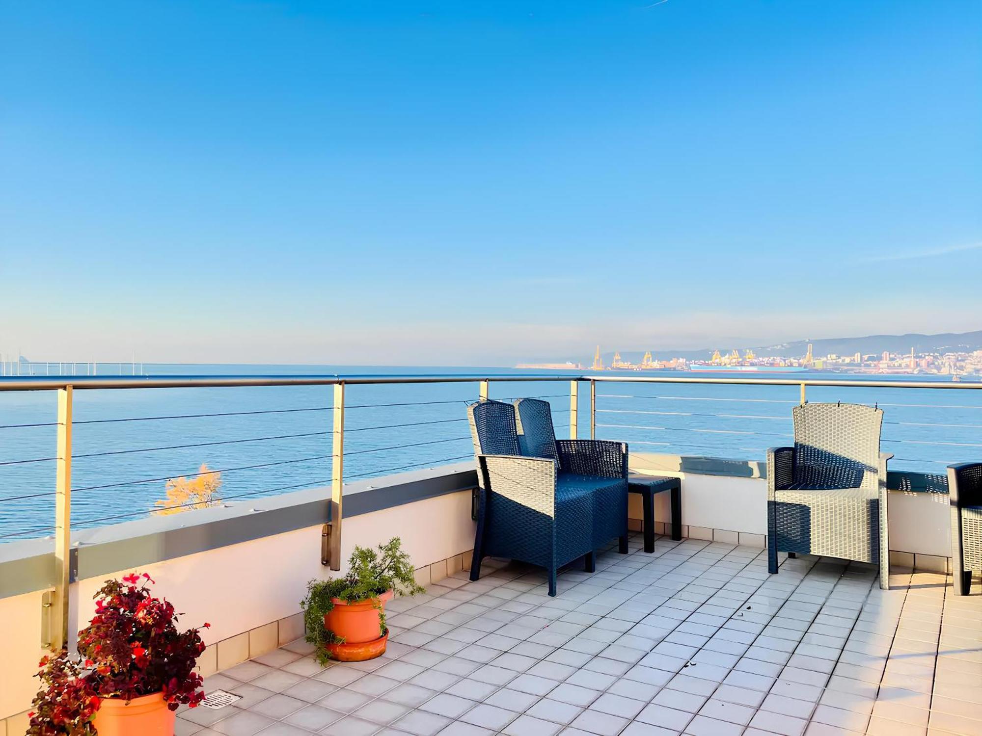 Attico Riva Mare Apartment มูเจีย ภายนอก รูปภาพ