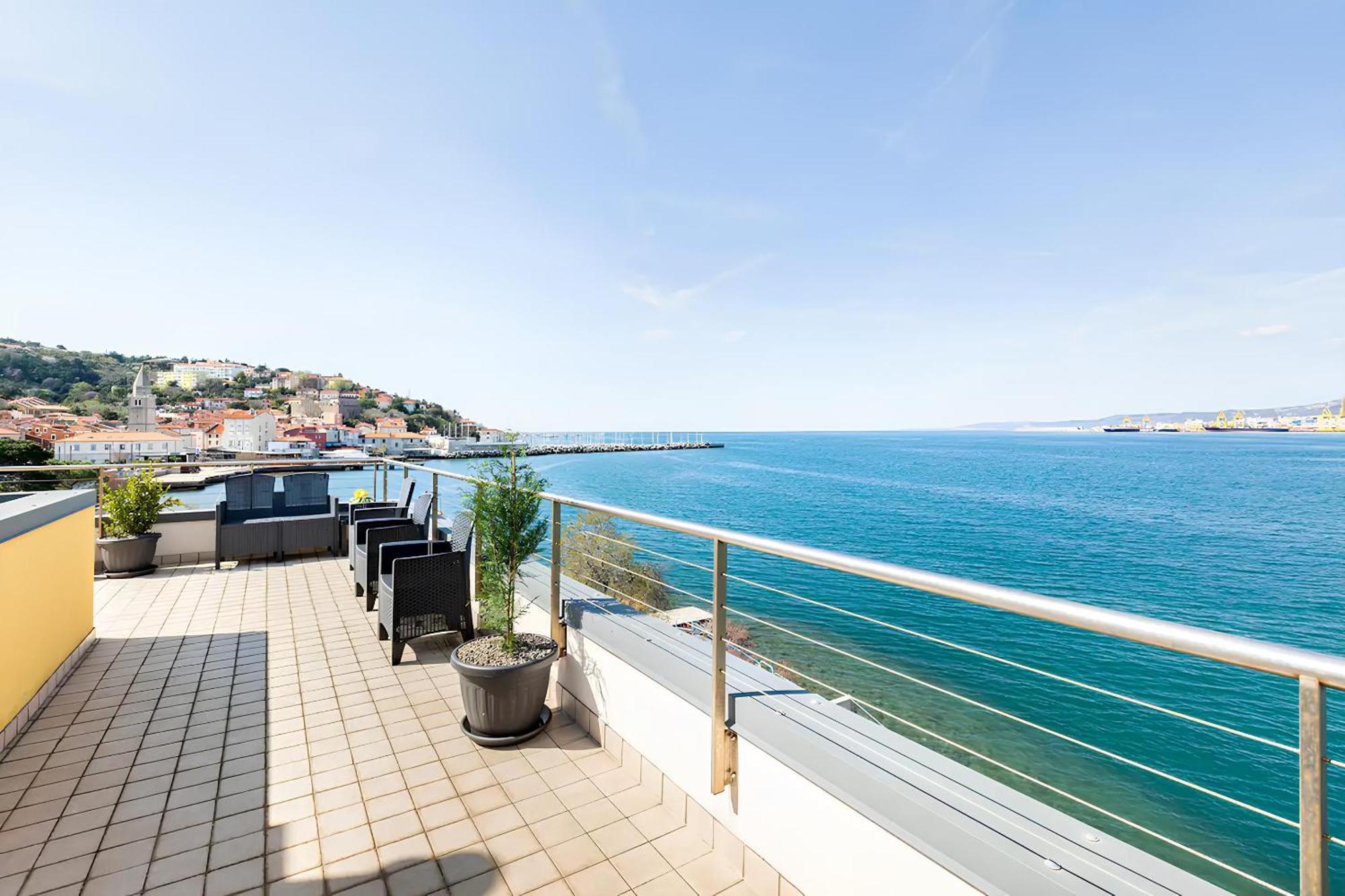 Attico Riva Mare Apartment มูเจีย ภายนอก รูปภาพ