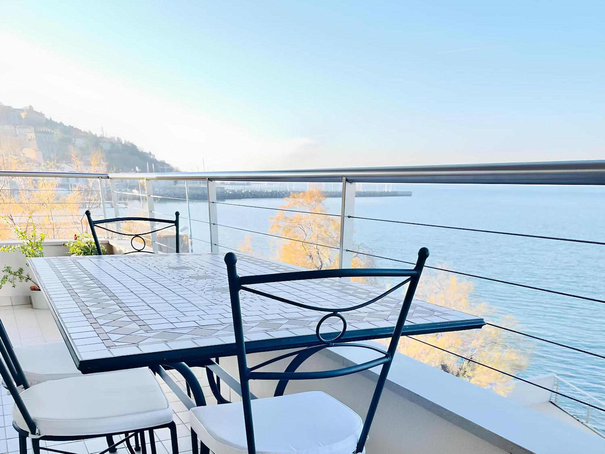 Attico Riva Mare Apartment มูเจีย ภายนอก รูปภาพ